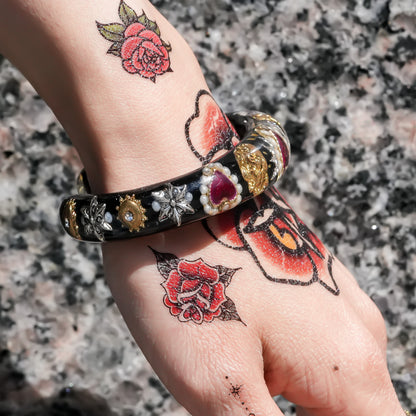 Sacred lion heart bracelet - black×Red