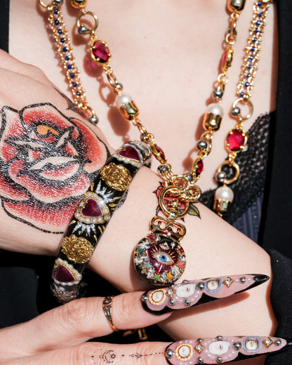 Sacred lion heart bracelet - black×Red