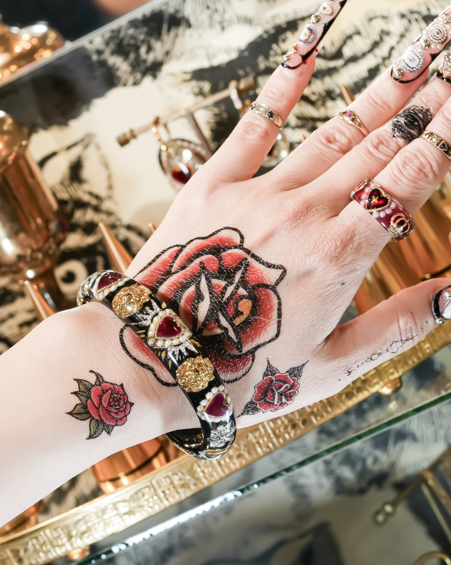 Sacred lion heart bracelet - black×Red