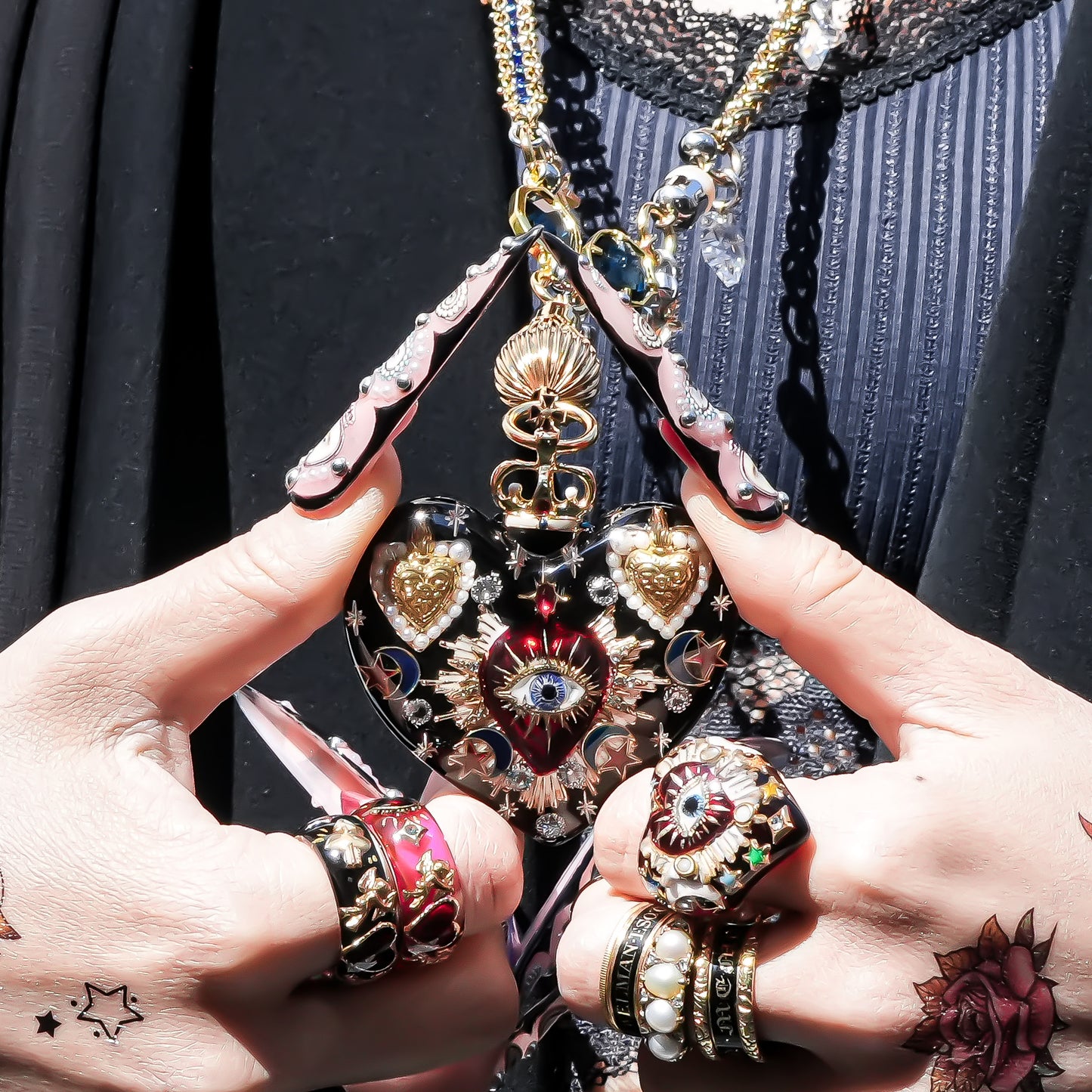 Sacred Heart Eye Necklace - Black × Red Majesty / Large