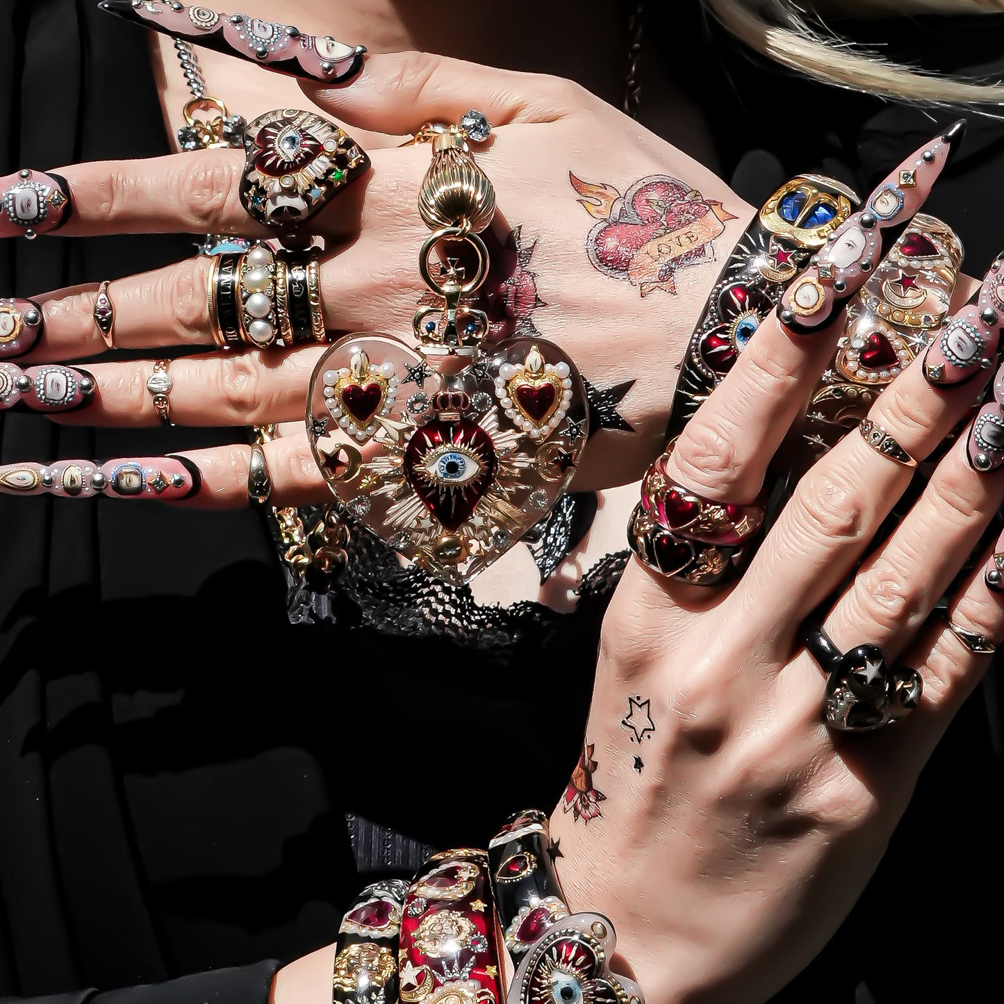 Sacred Heart Eye Necklace - Clear × Red Majesty / Large