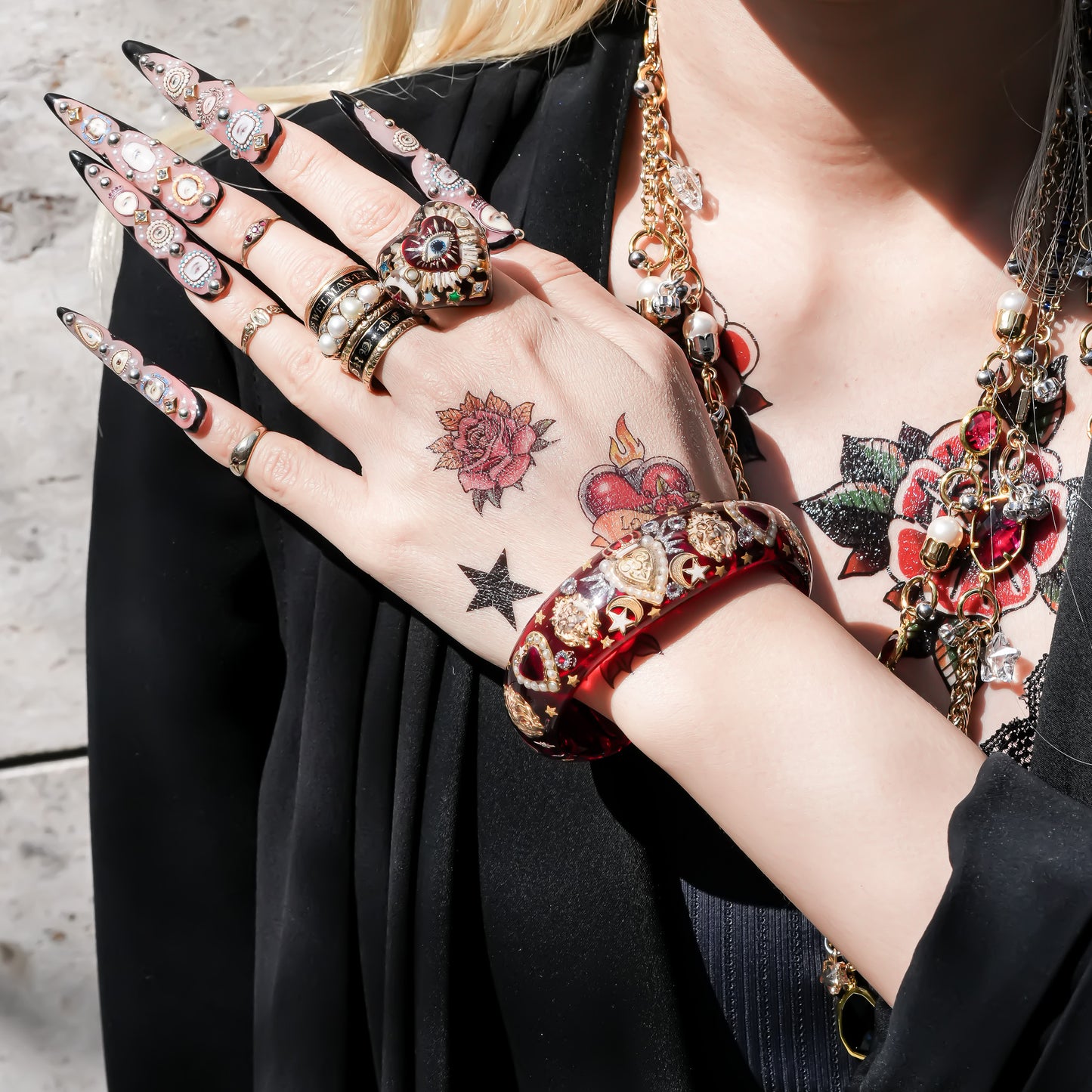 Crowned lion heart bracelet - red