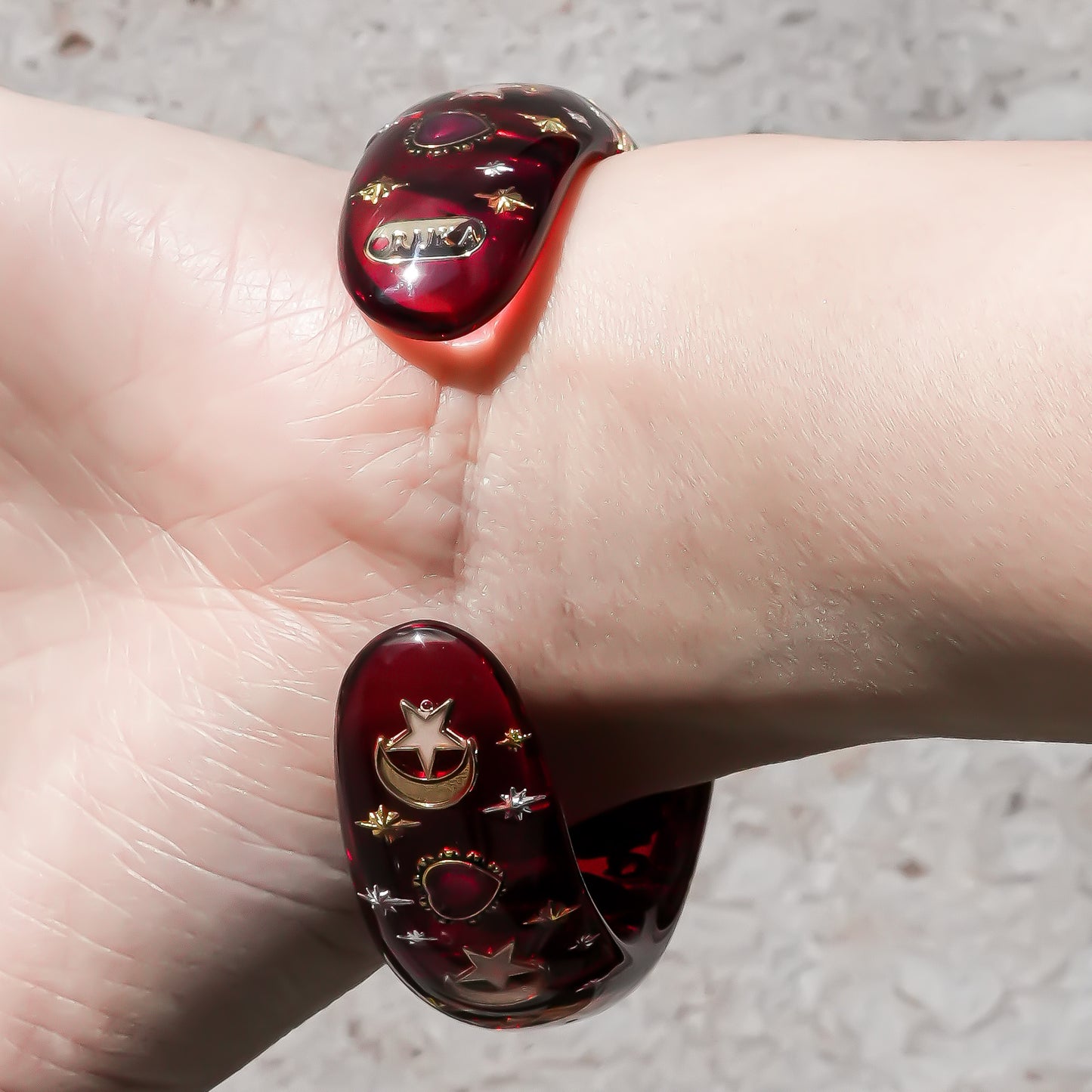 Crowned lion heart bracelet - red