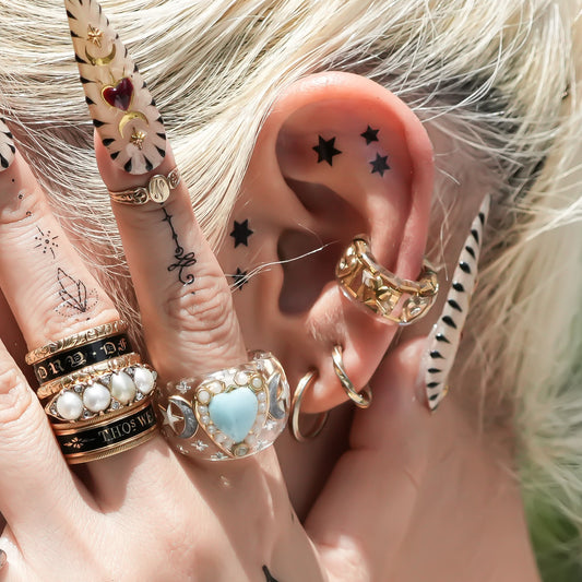 LOVE EARCUFF / ARROW HEART / GOLD