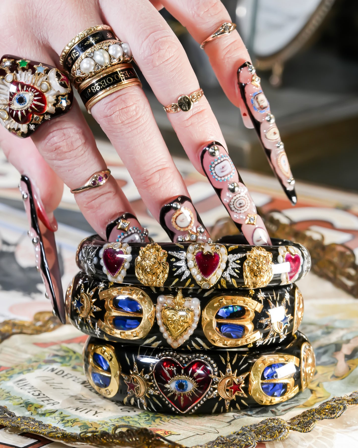 Golden heart & horseshoe bracelet – Black×Gold