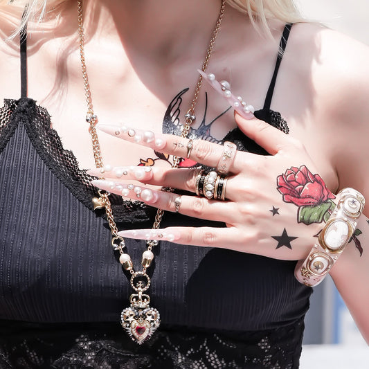 LOVE NECKLACE / HEART / BLACK