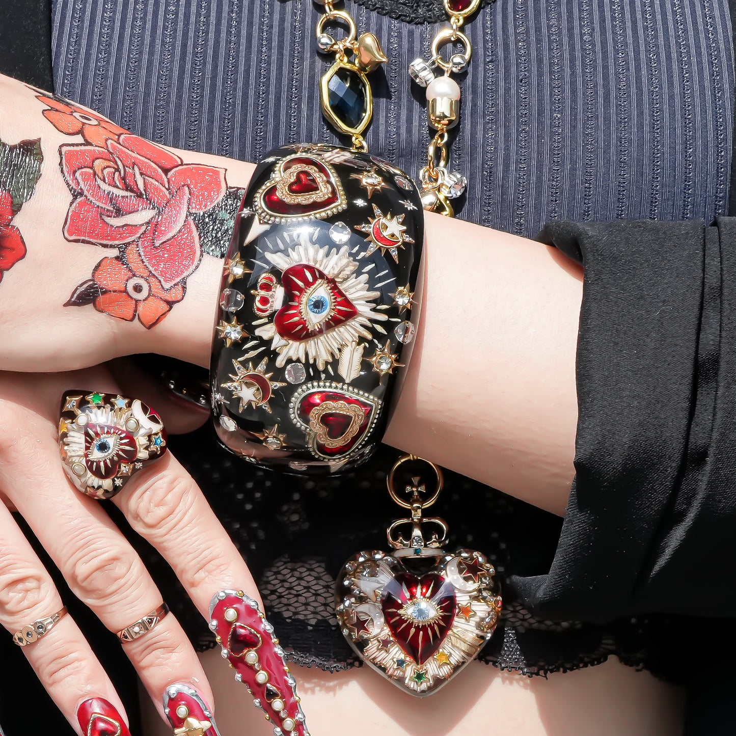 Sacred heart eye bracelet - Black×Red / Statement