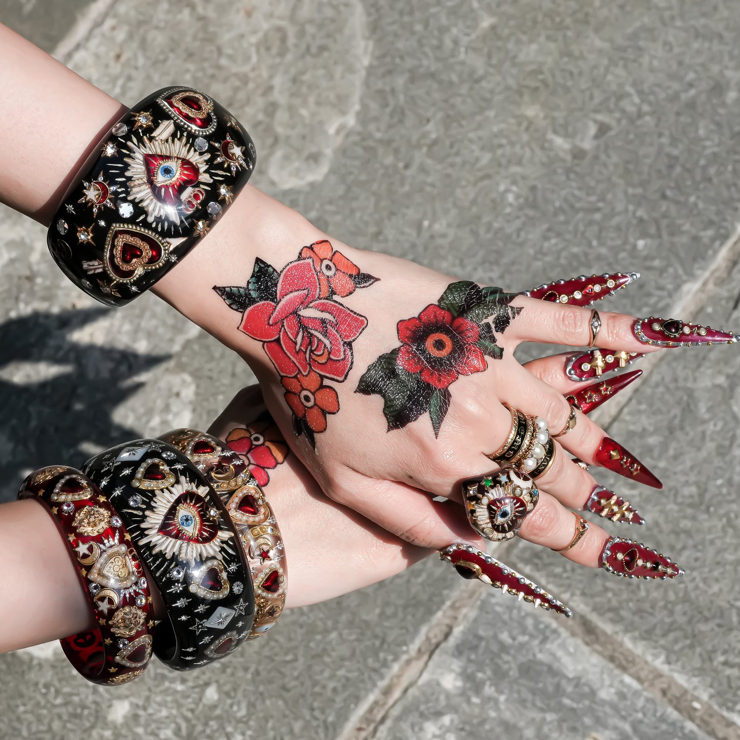 Crowned lion heart bracelet - red