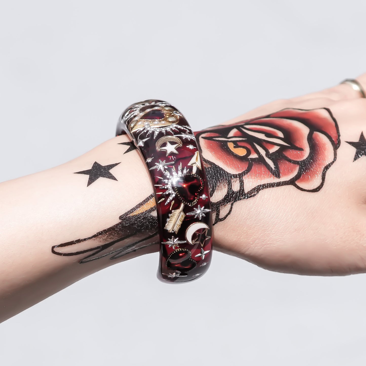 LOVE BRACELET / ARROW HEART / RED