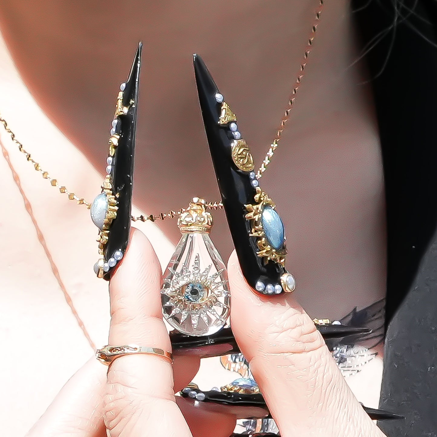 Crystal eye drop necklace -clear