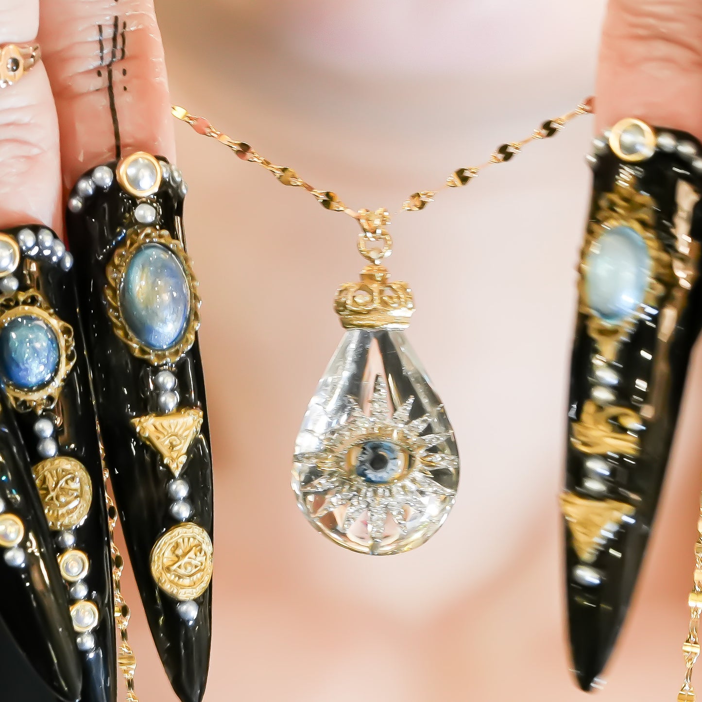 Crystal eye drop necklace -clear