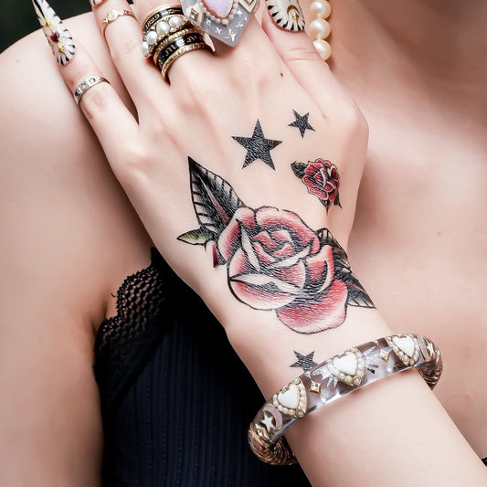 LOVE BRACELET / WHITE HEART / GRAY