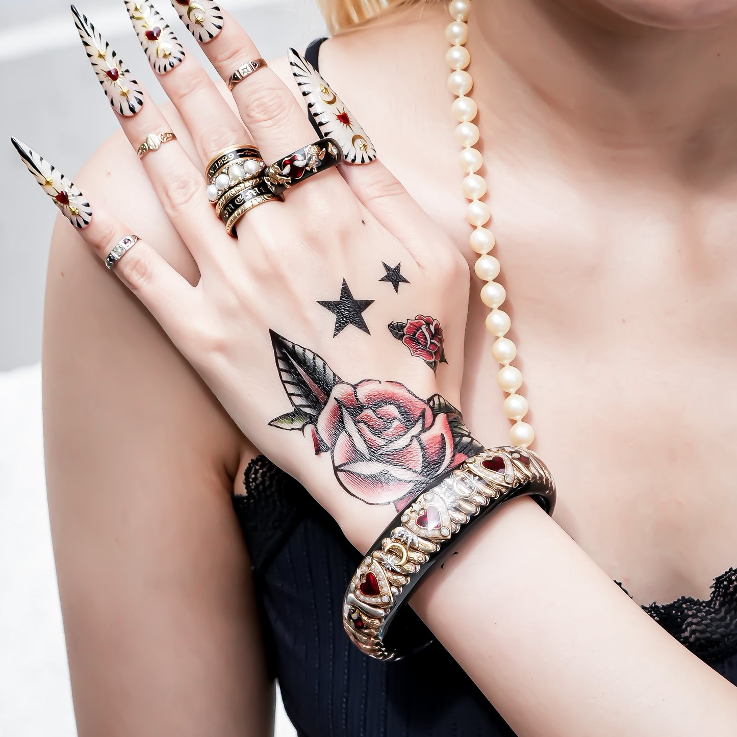 LOVE BRACELET / RED HEART / BLACK / GOLD