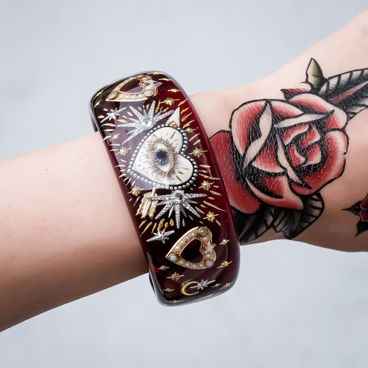 LOVE BRACELET / WHITE HEART / EYE / RED