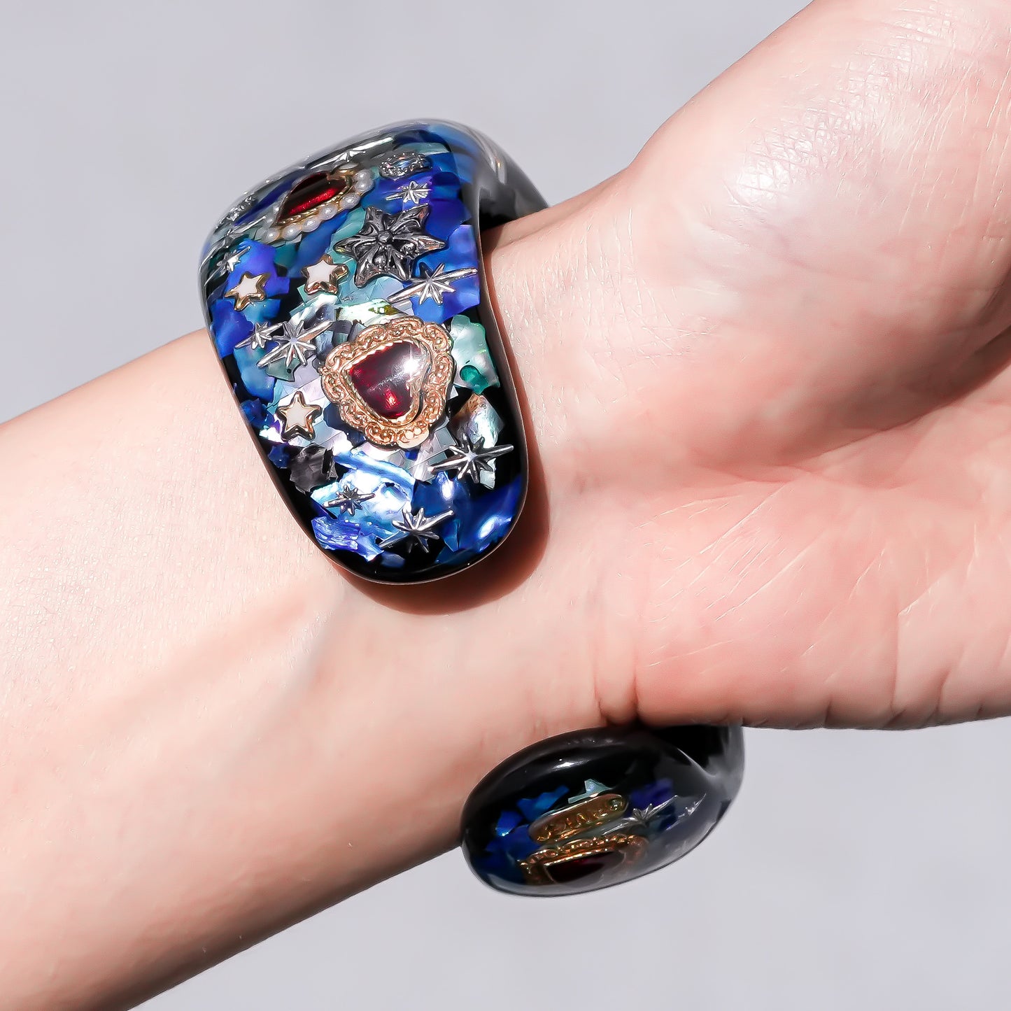 Sacred Heart Eye Bracelet -Blue green × Red