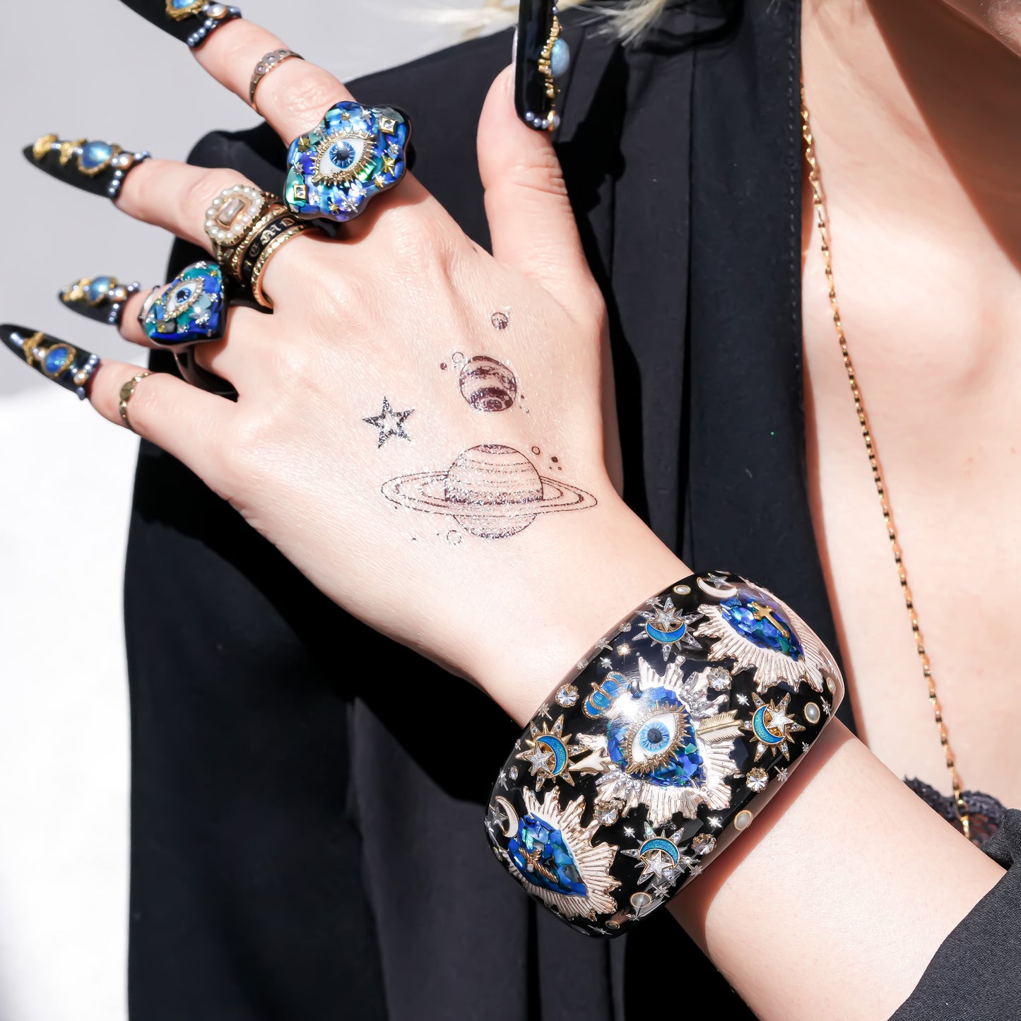 Midnight blue heart eye bracelet - Black × Blue