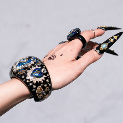 Midnight blue heart eye bracelet - Black × Blue