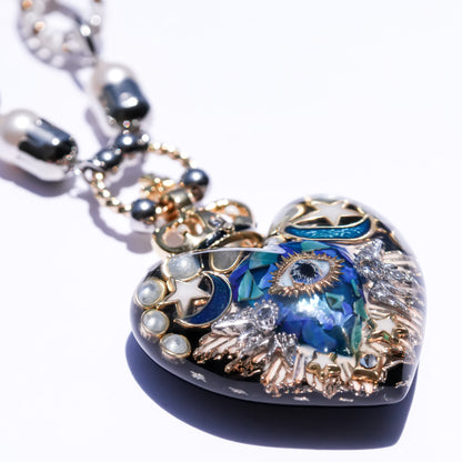 Blue omen heart eye necklace - blue green