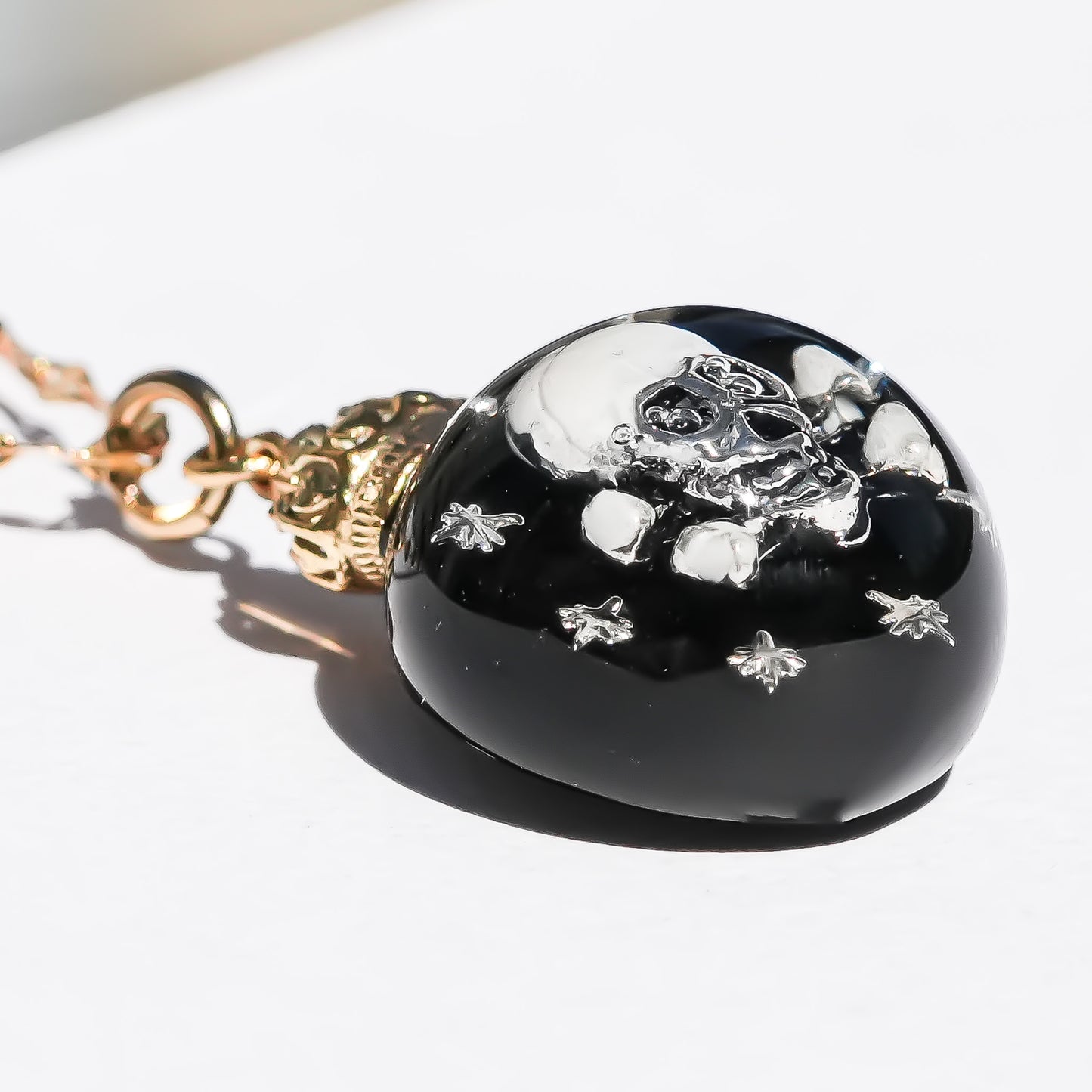 Miniature Ornament Necklace / Memento mori / Black 2