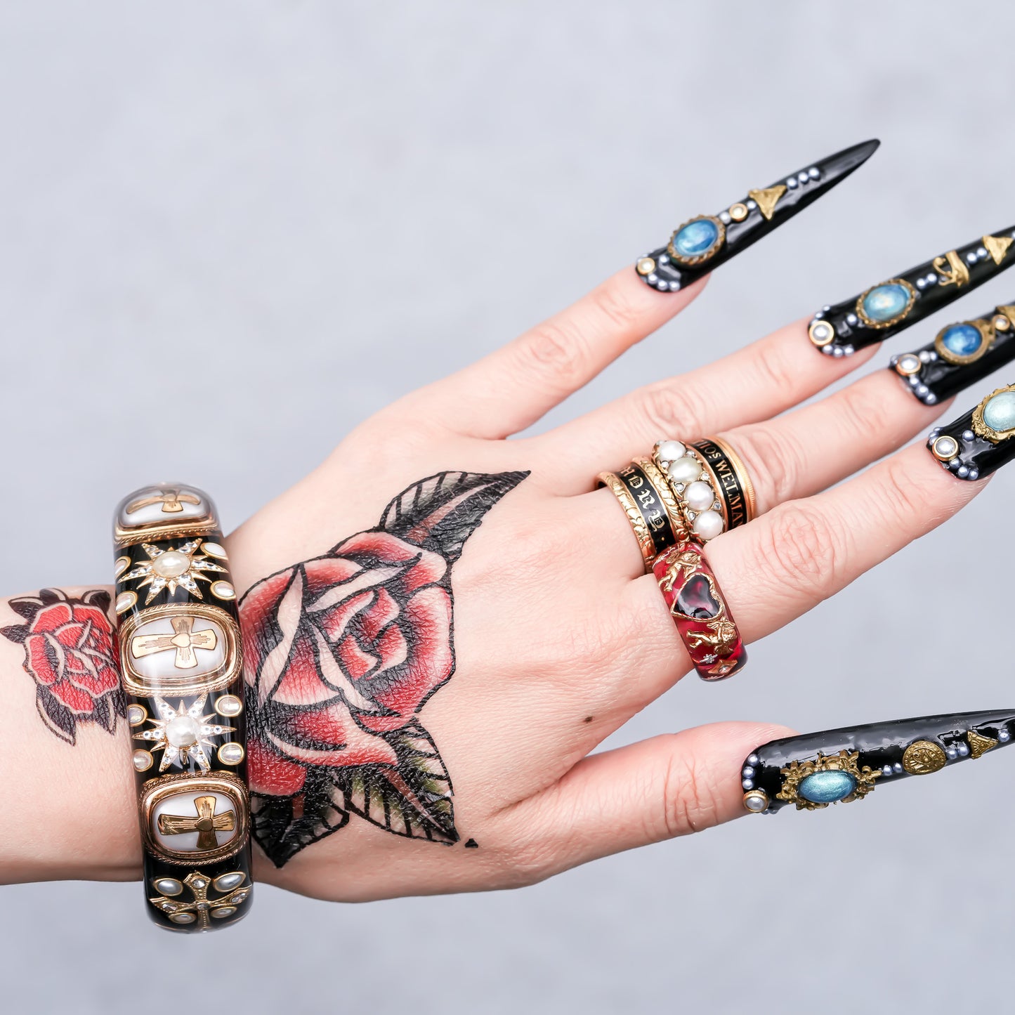 Sacred Cross Bracelet - Black × Pearl × Gold