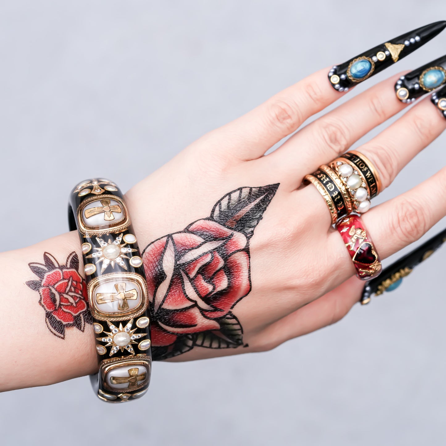 Sacred Cross Bracelet - Black × Pearl × Gold