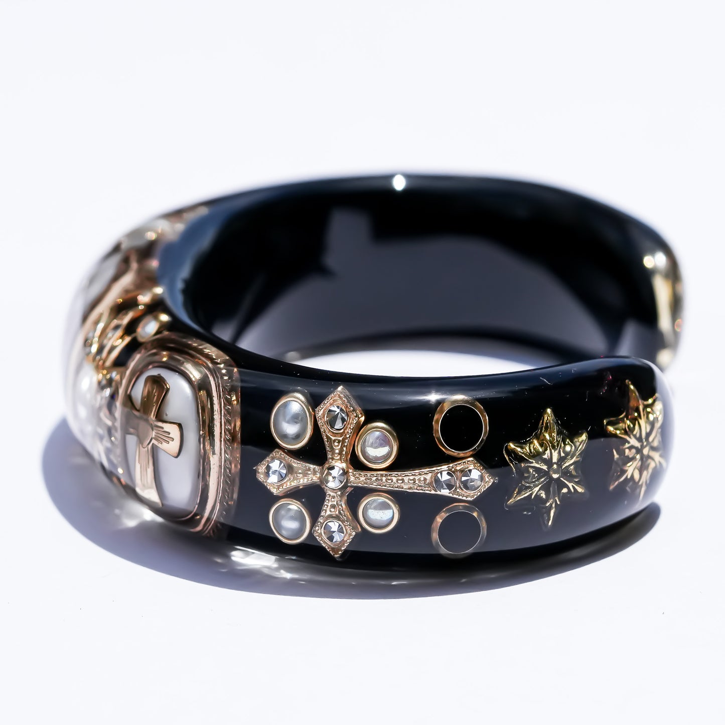 Sacred Cross Bracelet - Black × Pearl × Gold