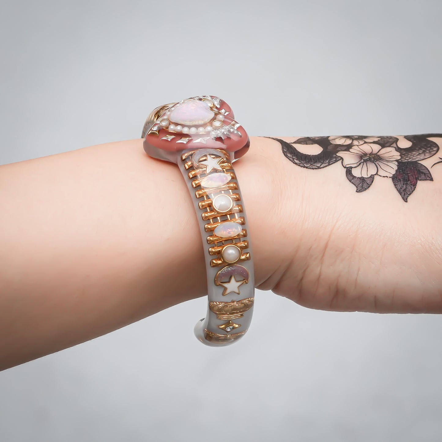 Opal Heart Crown Bangle – Smoky Pink & Gray