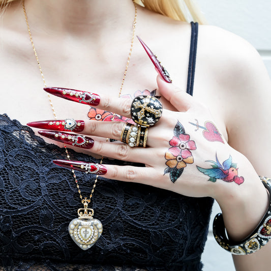 Crowned Sacred Heart Necklace - SmokyWhite × White