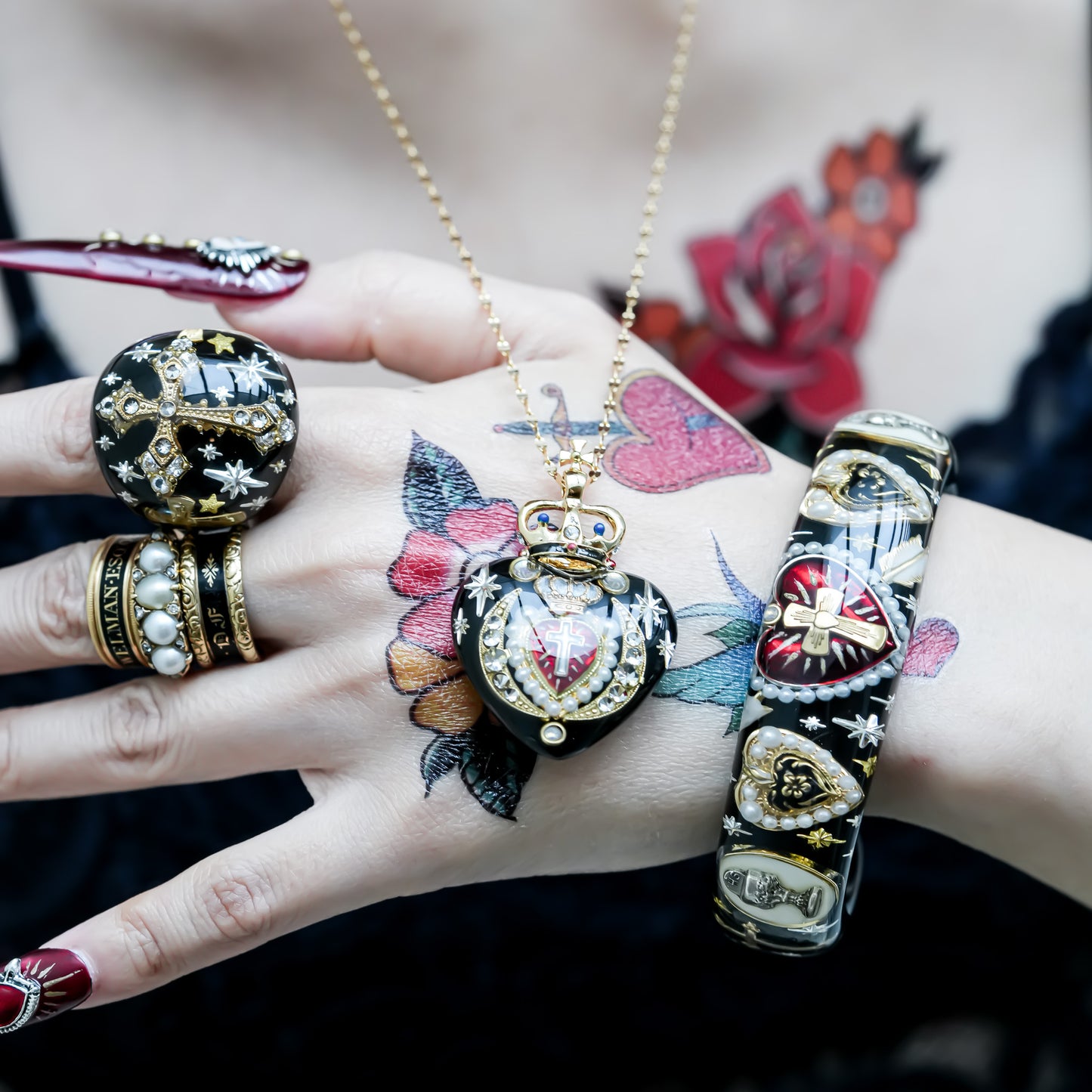 Crowned Sacred Heart Necklace - Black × Red