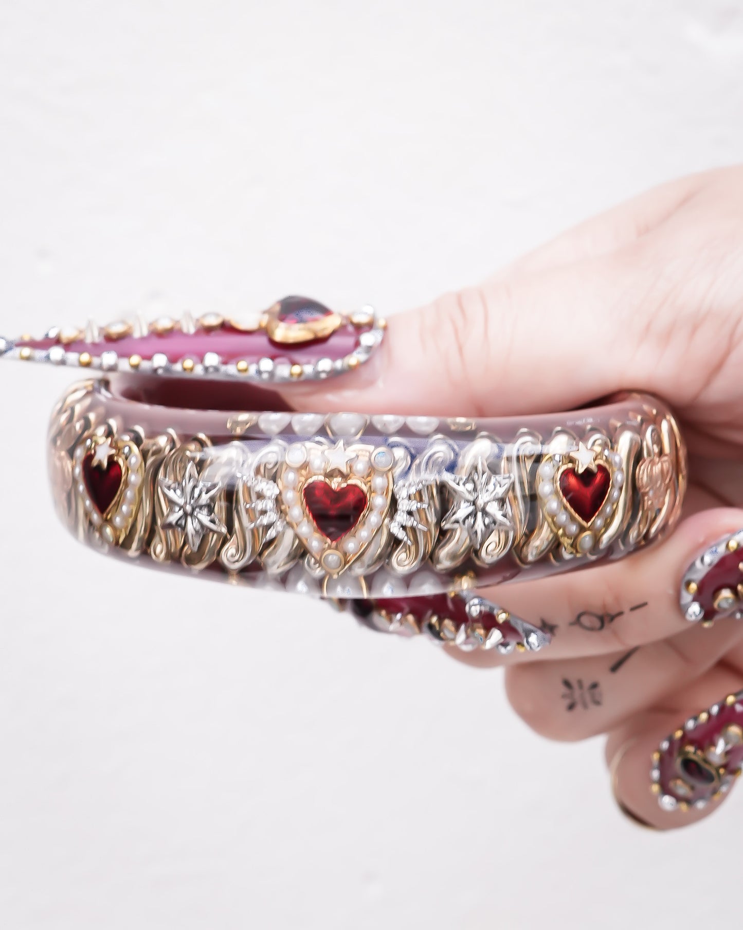 Sweet Heart Crown Bangle – Smoky Brown