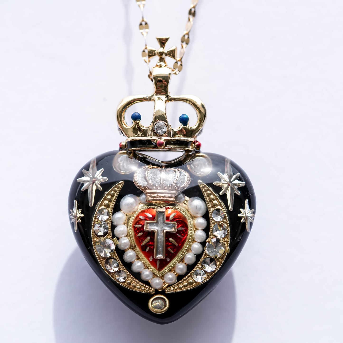 Crowned Sacred Heart Necklace - Black × Red