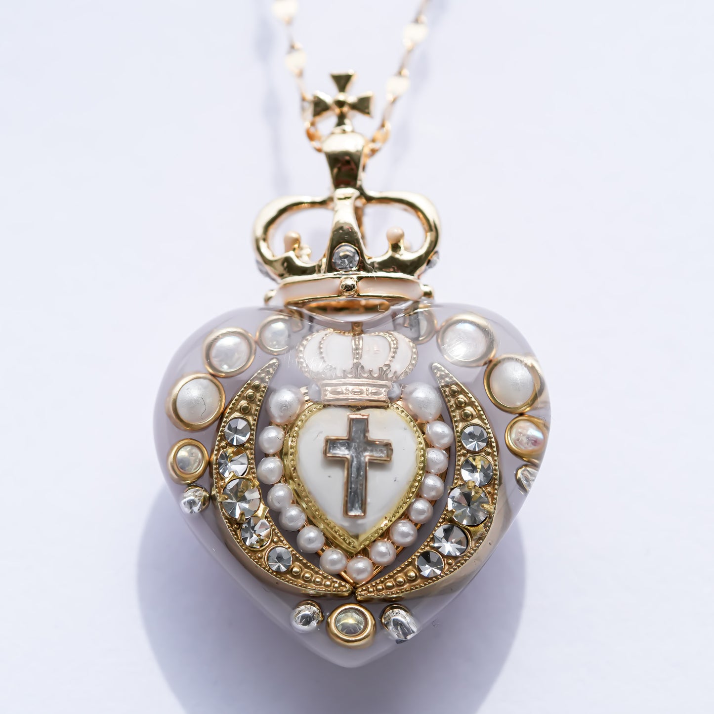Crowned Sacred Heart Necklace - SmokyWhite × White