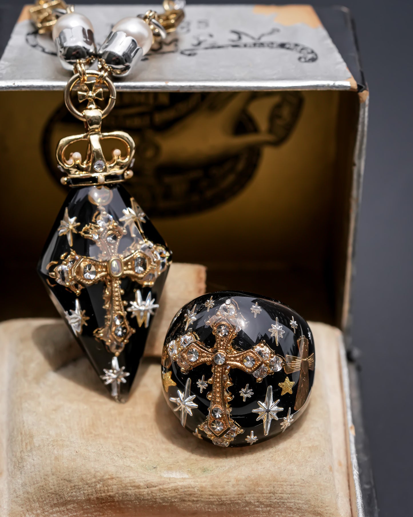 Starlit Vintage Cross Ring - Black / #12 #14