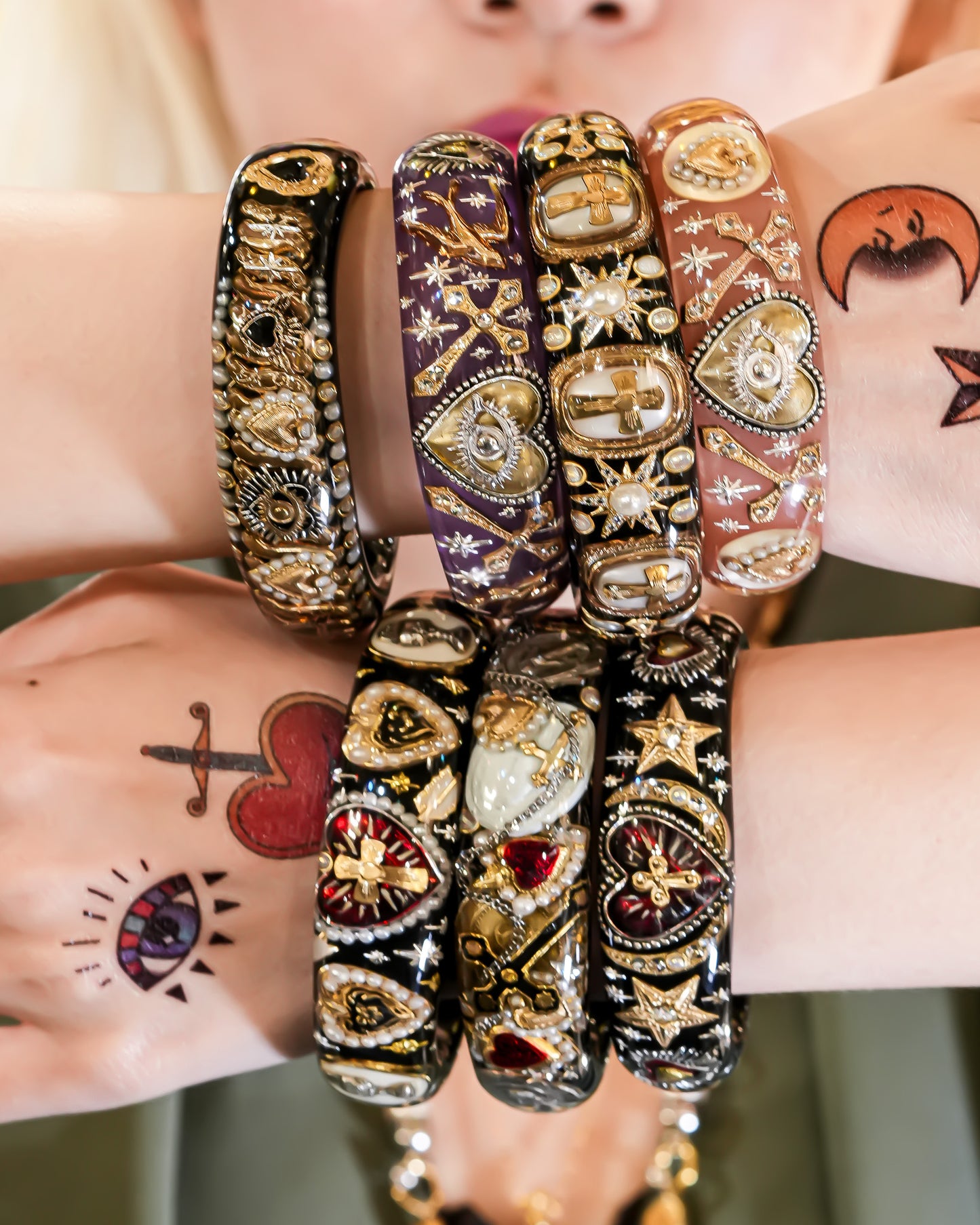 Sacred Cross Bracelet - Black × Pearl × Gold