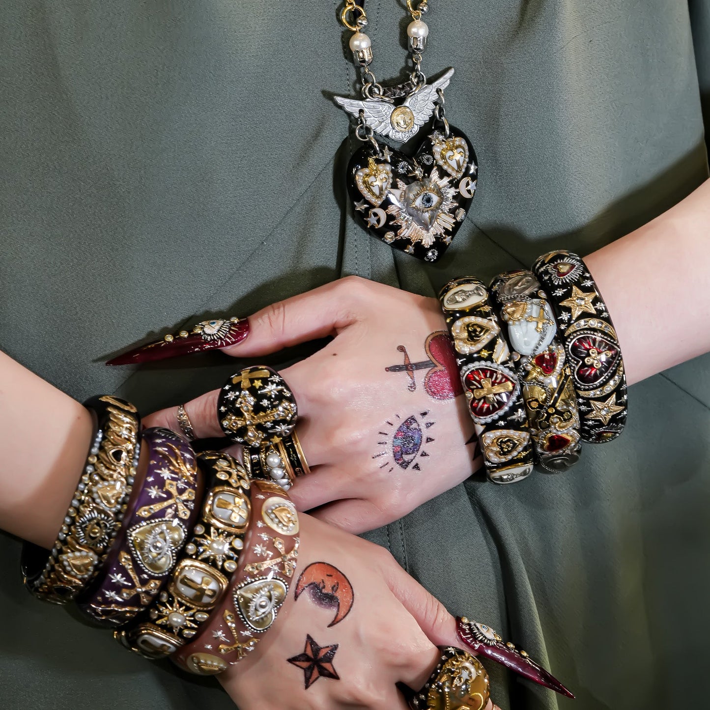 Sweetheart Heirloom Bracelet - Black