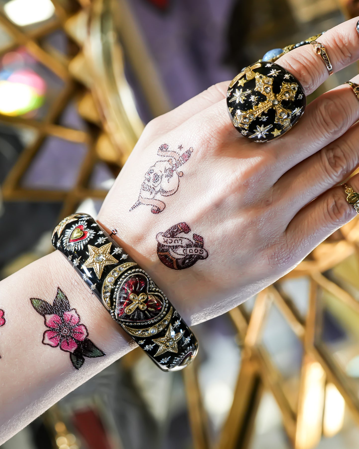 Sacred Heart Star Bracelet - Black × Red