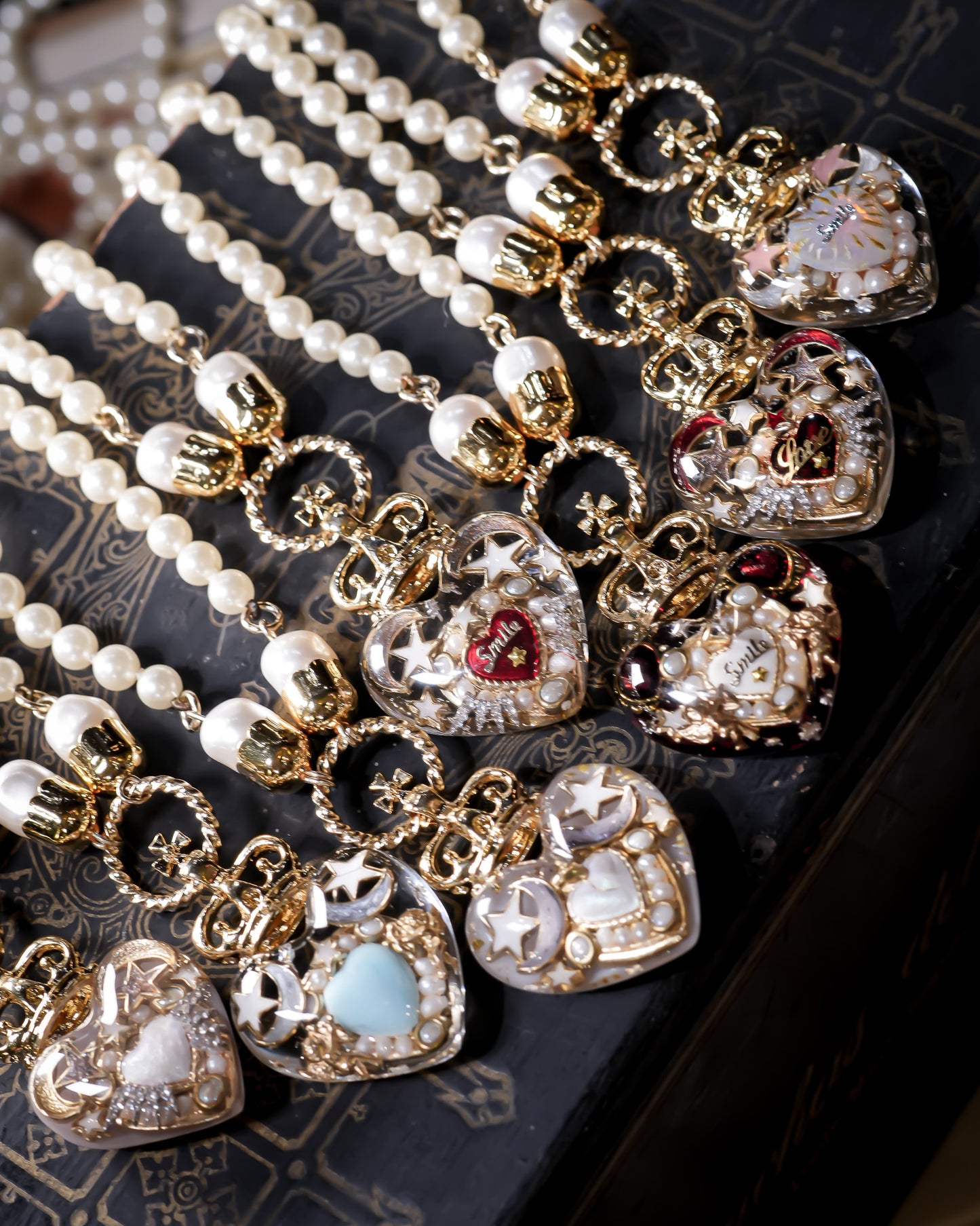 Crown Heart Majolica Pearl Necklace - Red2