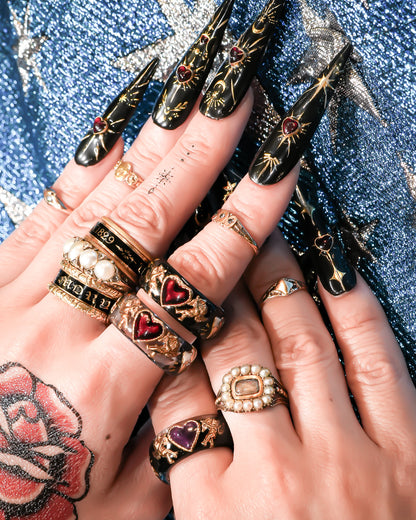 Cupid Heart Ring – Black × Red Heart / #11