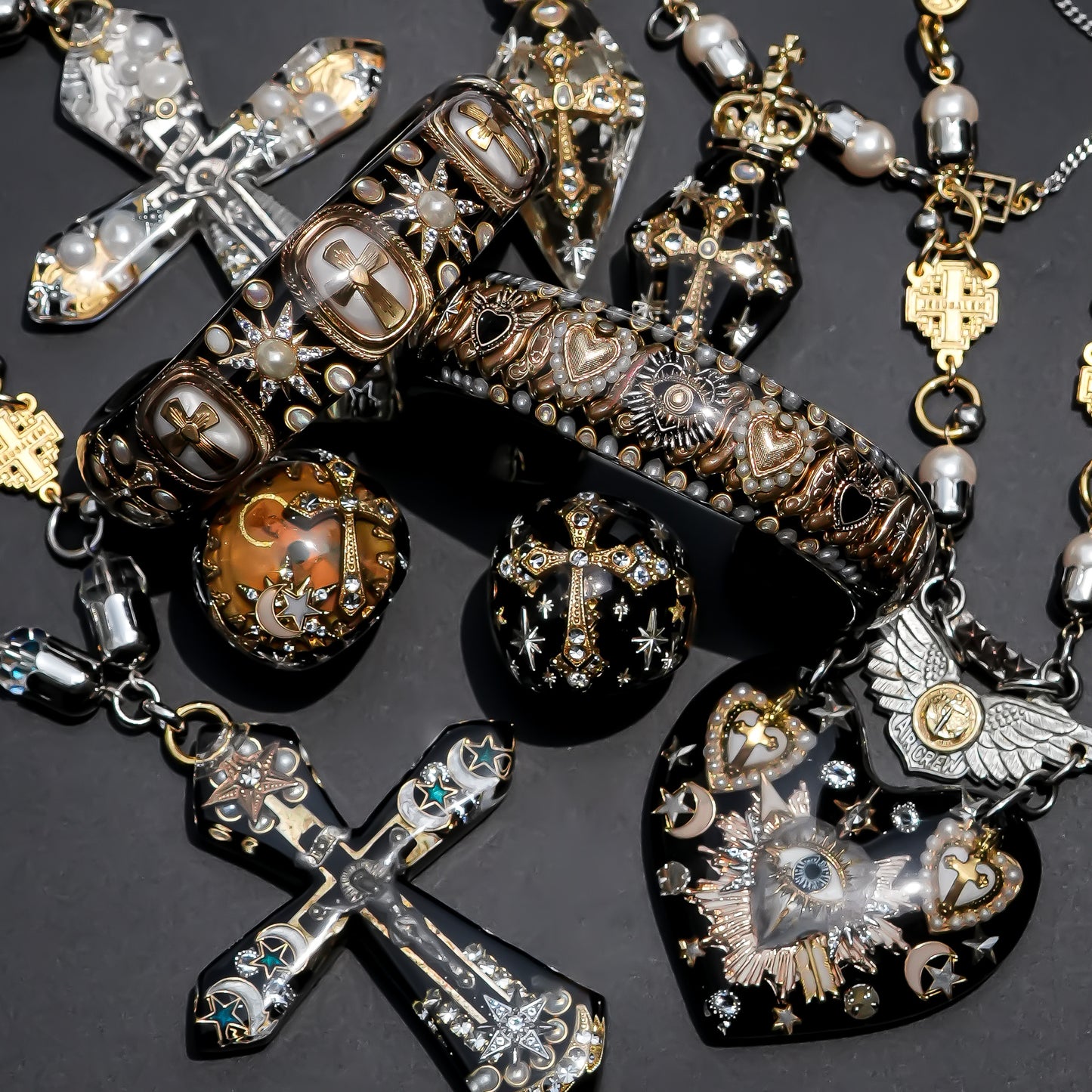 Sacred Cross Bracelet - Black × Pearl × Gold