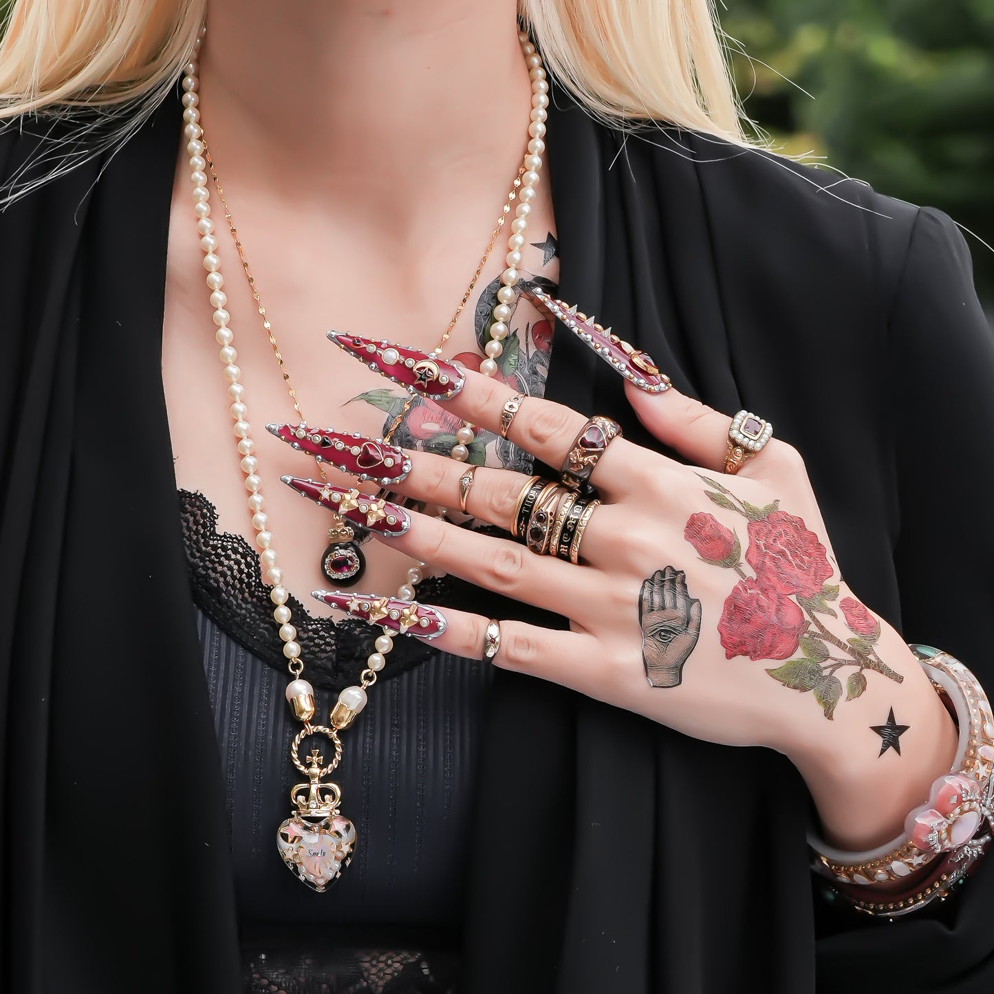 Crown Heart Majolica Pearl Necklace - Opal Pink