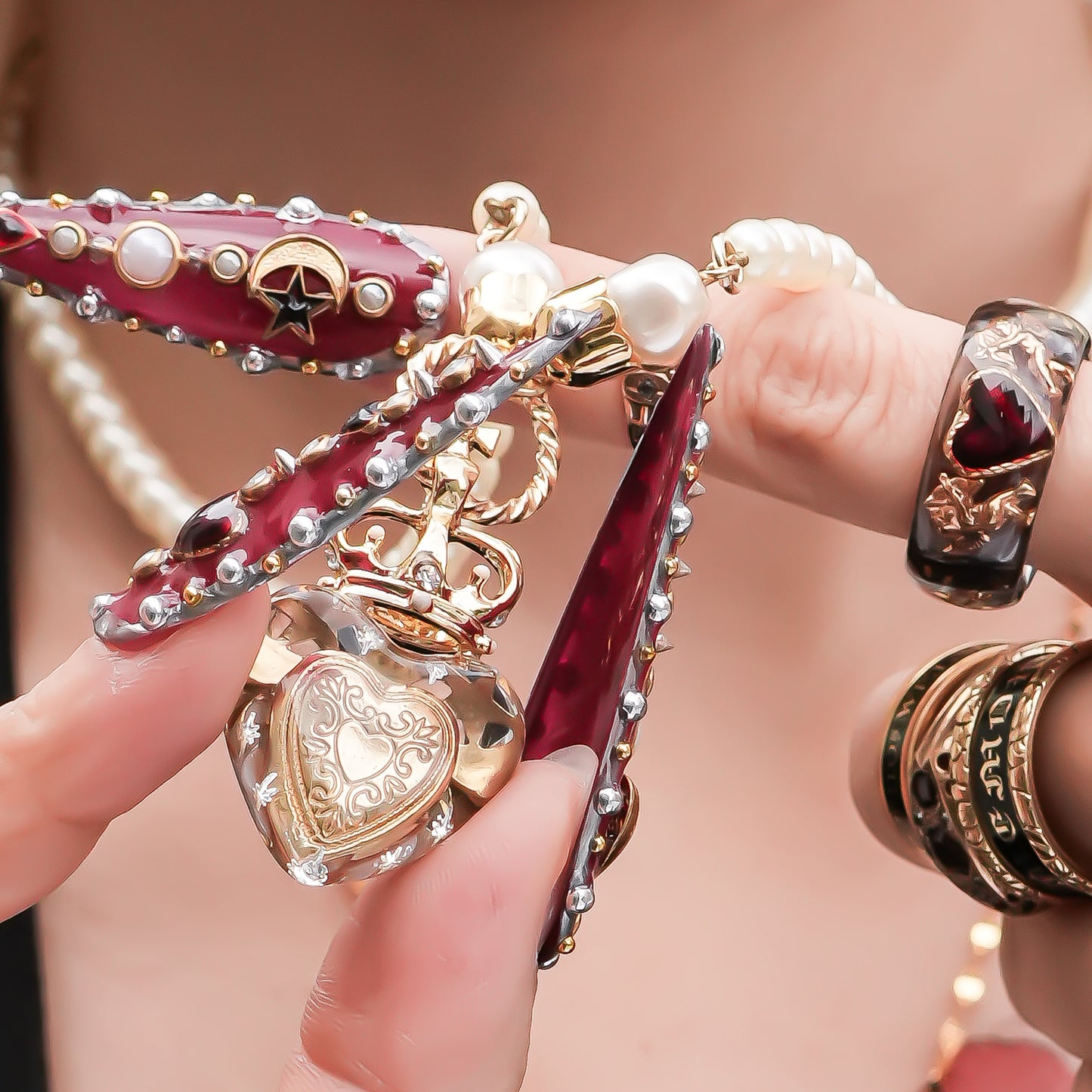 Crown Heart Majolica Pearl Necklace - Opal Pink