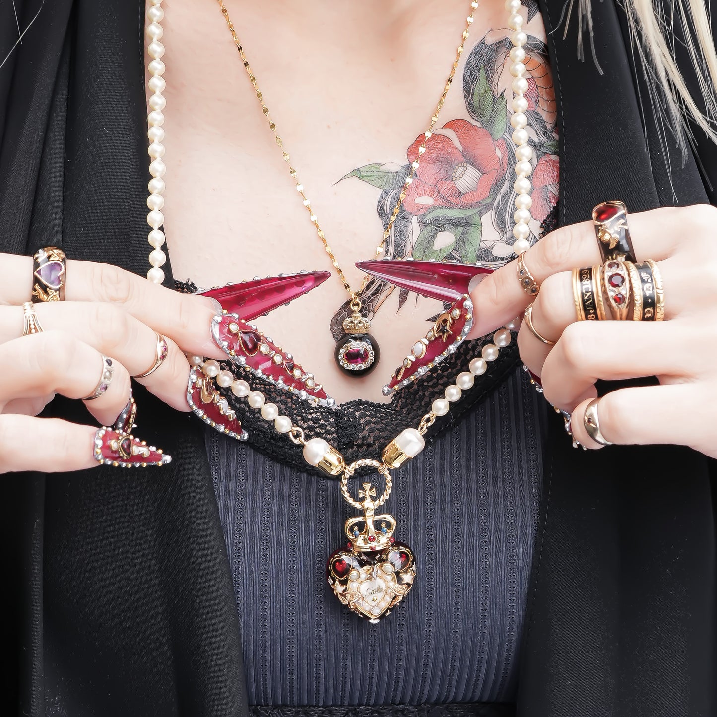 Crown Heart Majolica Pearl Necklace - Red1