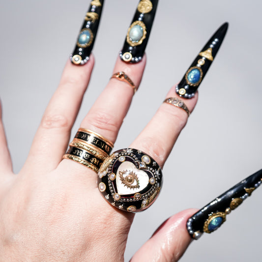 Mother of Pearl Heart Eye Ring - Black × White / #16