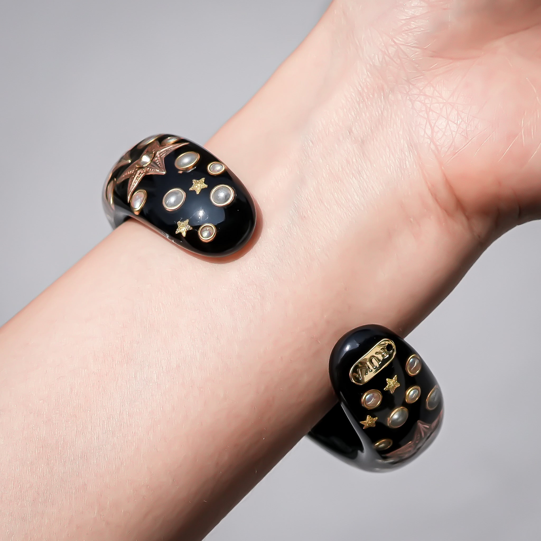 Turquoise Heart Antique Button Bracelet - Black × Turquoise – RUKA