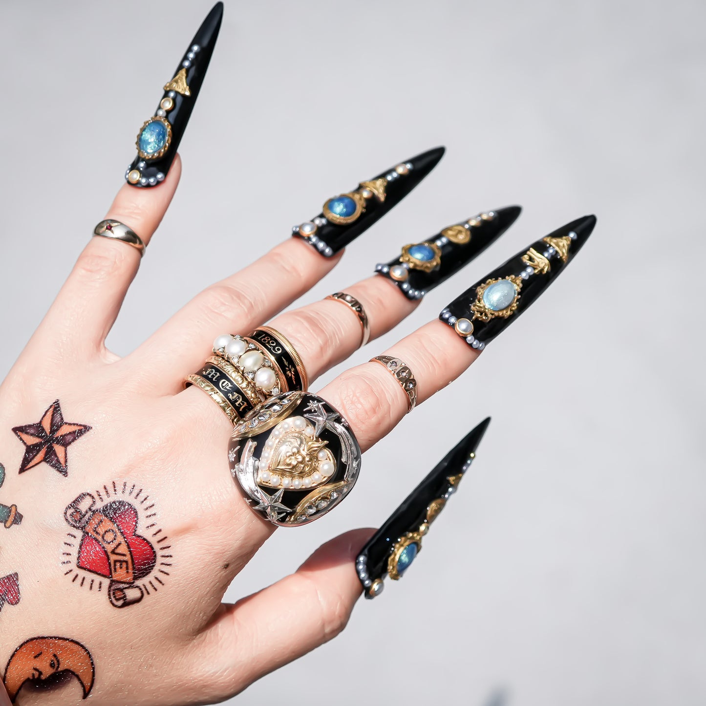 Celestial Antique Heart Ring - Black × Gold / #12