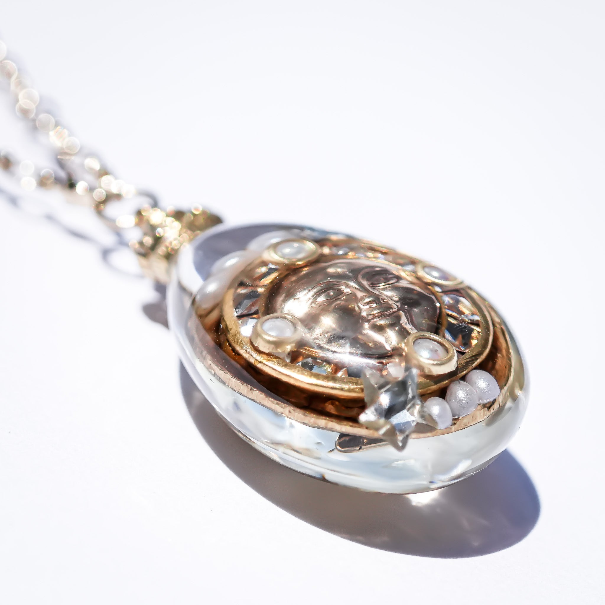 RUKA ヴィンテージパーツ　樹脂ネックレス Sun & Moon Reversible Drop Necklace - Clear × Gold – RUKA