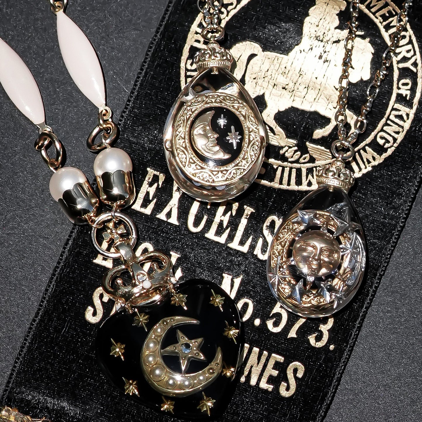 Sun & Moon Reversible Drop Necklace - Clear × Gold
