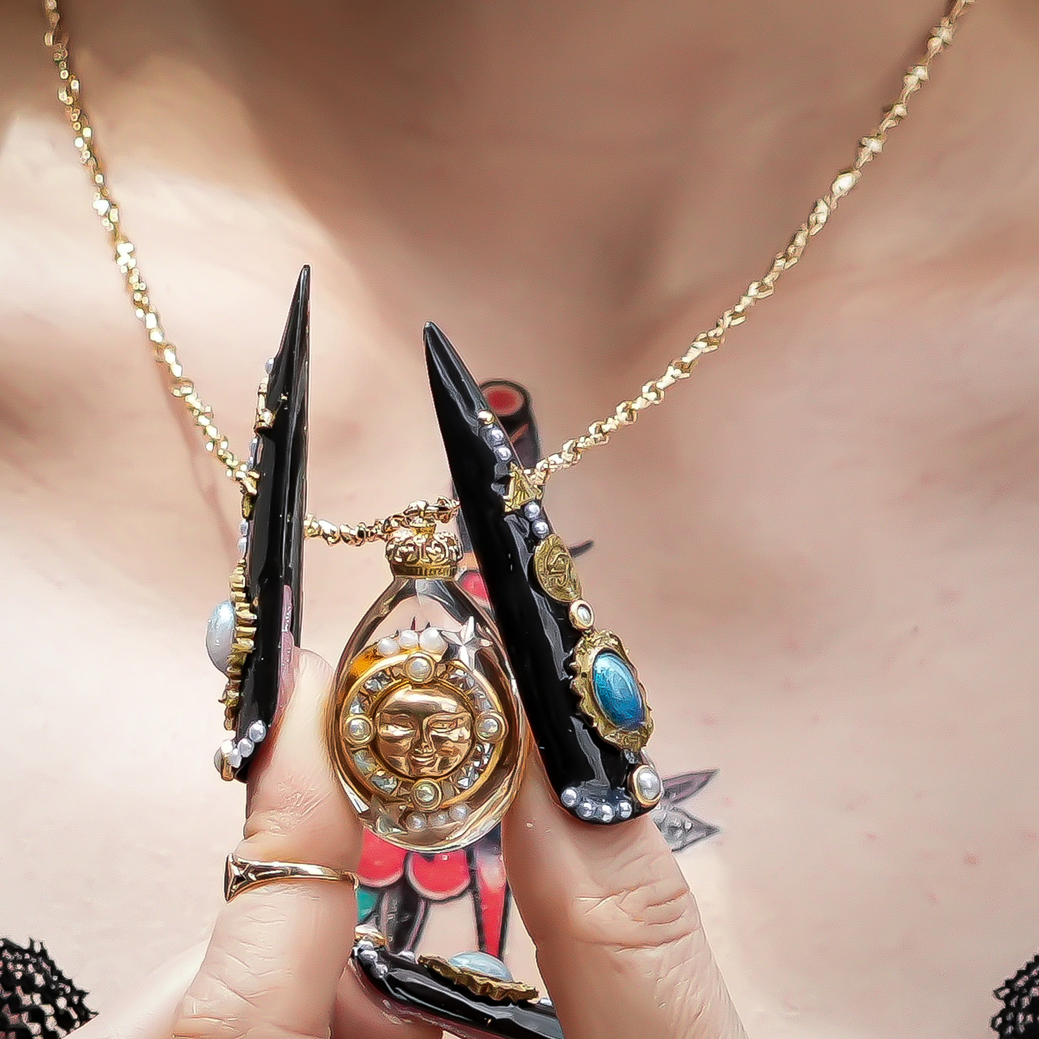 RUKA ヴィンテージパーツ　樹脂ネックレス Sun & Moon Reversible Drop Necklace - Clear × Gold – RUKA