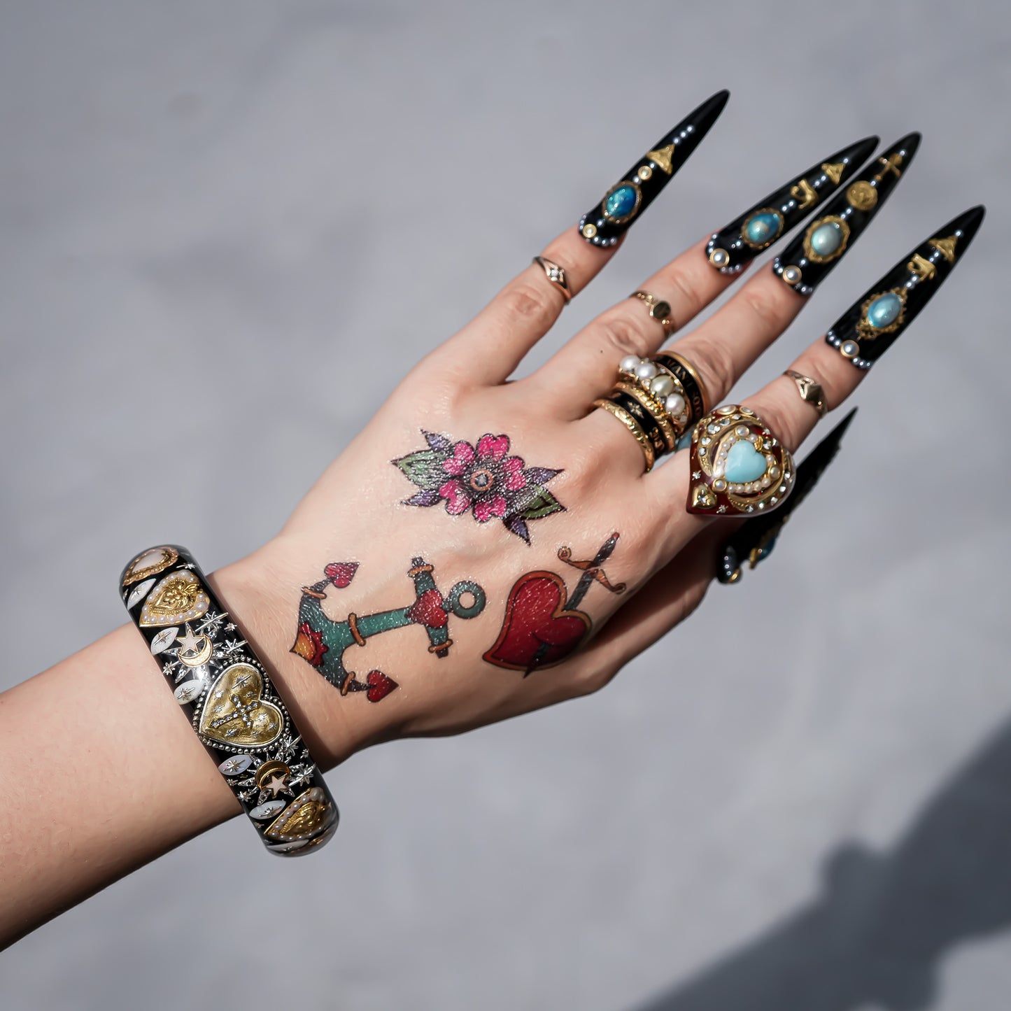 Sacred Heart Cross Bracelet - Black × Gold × White