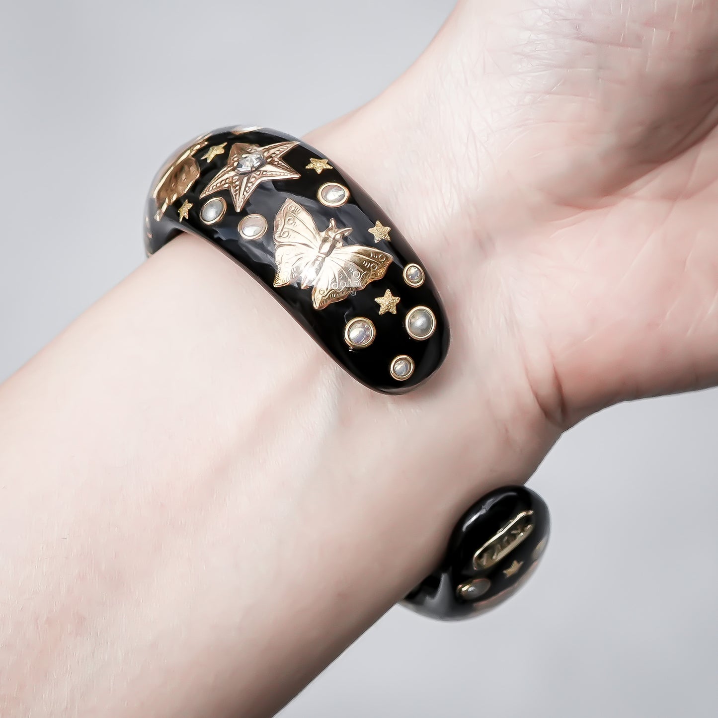 Crimson Eye Heart Bracelet - Black × Red × Gold